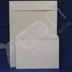 Конверты и пакеты из белой бумаги нестандартных размеров.